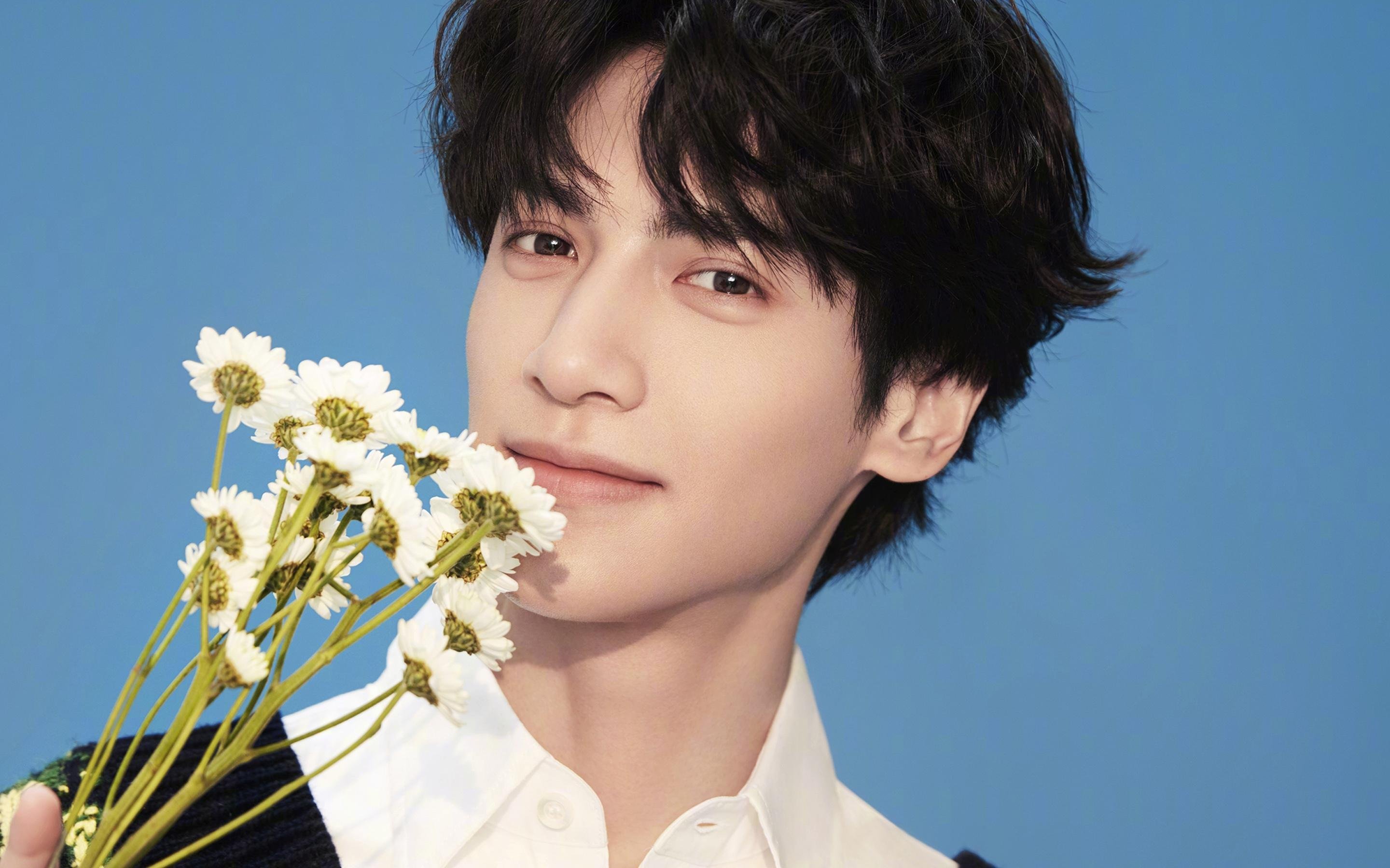 中国队在巴黎奥运会比赛中展现出高效的传球配合,奥运中国对巴西