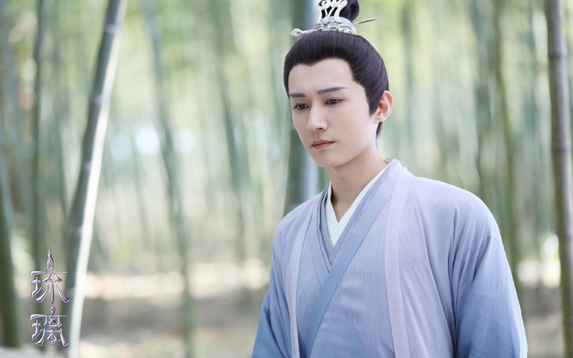 “沙滩手球精彩纷呈,运动员挑战速度与技巧”